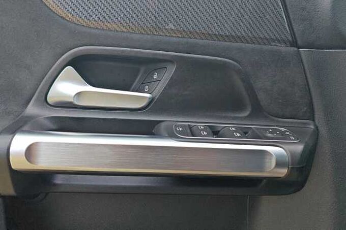 Mercedes-Benz GLB 200 d Automatic Sport Plus *AMG LINE*