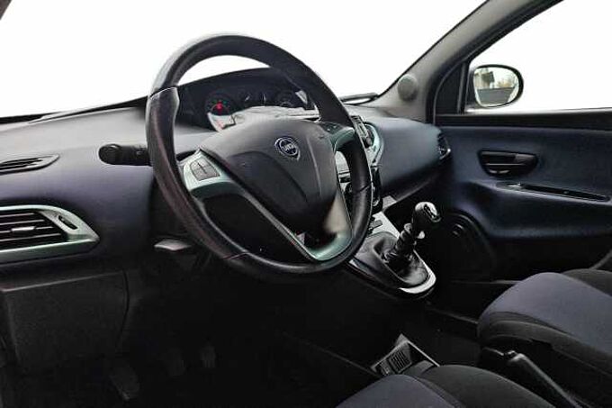 Lancia Ypsilon 3ª serie 1.0 FireFly 5 porte S&S Hybrid Ecochic Silver