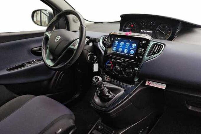 Lancia Ypsilon 3ª serie 1.0 FireFly 5 porte S&S Hybrid Ecochic Silver