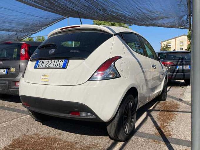 Lancia Ypsilon 3ª serie Promo Luglio 1.0 FireFly 5 porte S&S Hybrid Silver