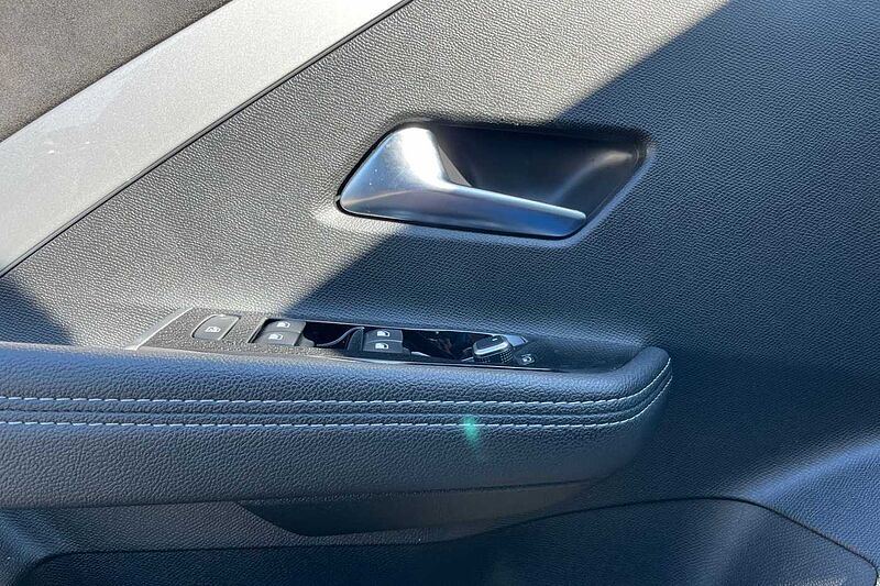 Opel Astra-e 156 CV GS