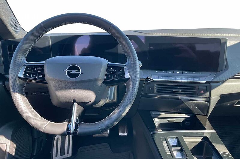 Opel Astra-e 156 CV GS