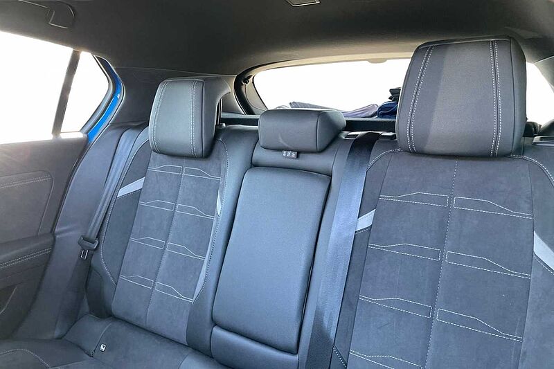 Opel Astra-e 156 CV GS