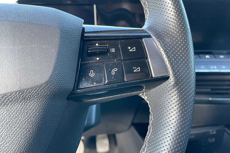 Opel Astra 6ª serie 1.6 Plug-in Hybrid 180 CV AT8 Elegance