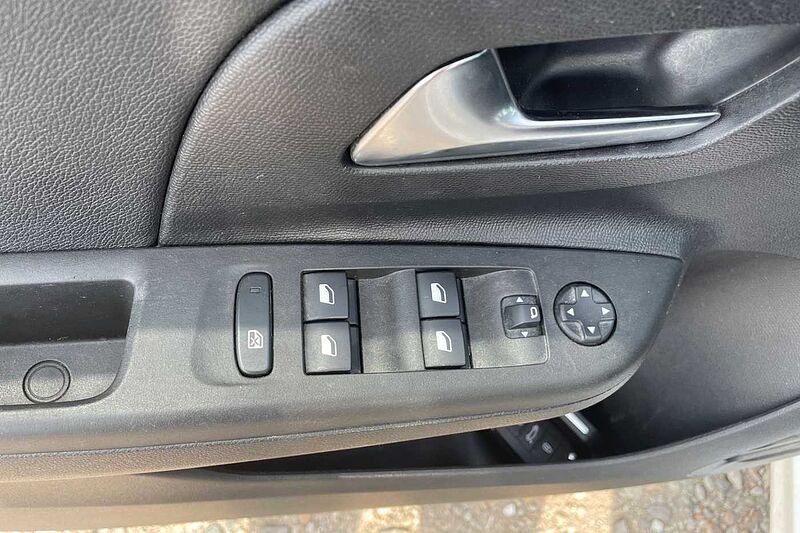 Opel Corsa 6ª serie 1.5 D 100 CV Blitz Edition