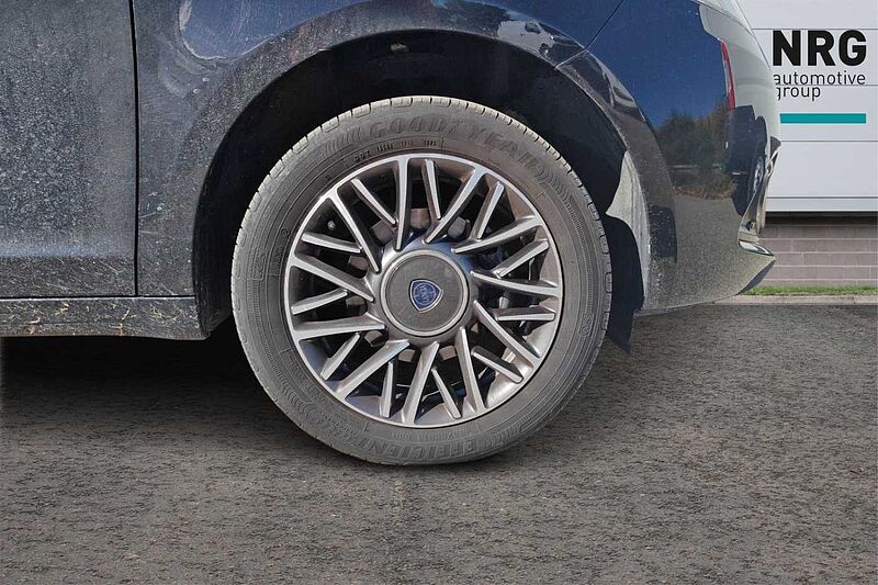 Lancia Ypsilon 3ª serie 1.0 FireFly 5 porte S&S Hybrid Ecochic Silver