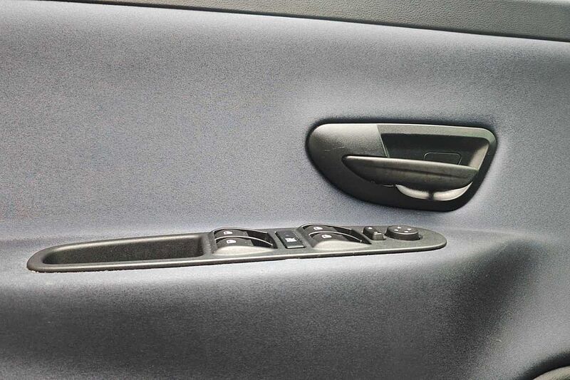 Lancia Ypsilon 3&ordf; serie 1.0 FireFly 5 porte S&S Hybrid Ecochic Silver