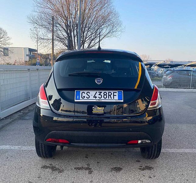 Lancia Ypsilon 3&ordf; serie 1.0 FireFly 5 porte S&S Hybrid Silver