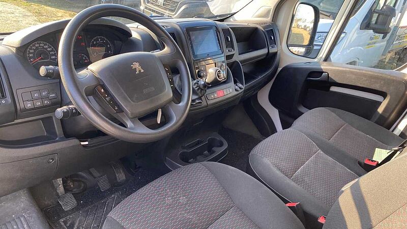 Peugeot Boxer 35 2.2 BlueHDi 140 S&S PM Cabinato