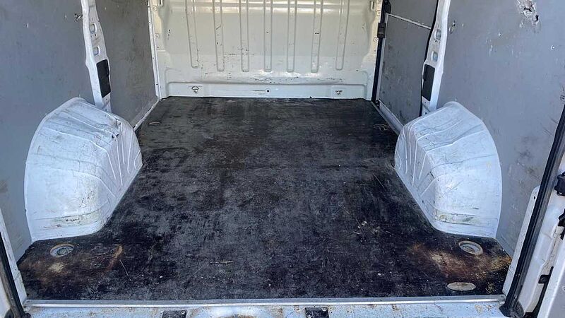 Peugeot Boxer 35 2.2 BlueHDi 140 S&S PM Cabinato