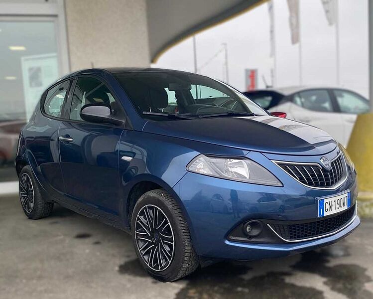 Lancia Ypsilon 3&ordf; serie 1.0 FireFly 5 porte S&S Hybrid Ecochic Silver