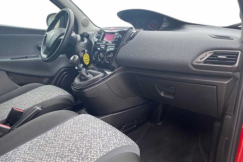 Lancia Ypsilon 3&ordf; serie 1.2 69 CV 5 porte GPL Ecochic Silver