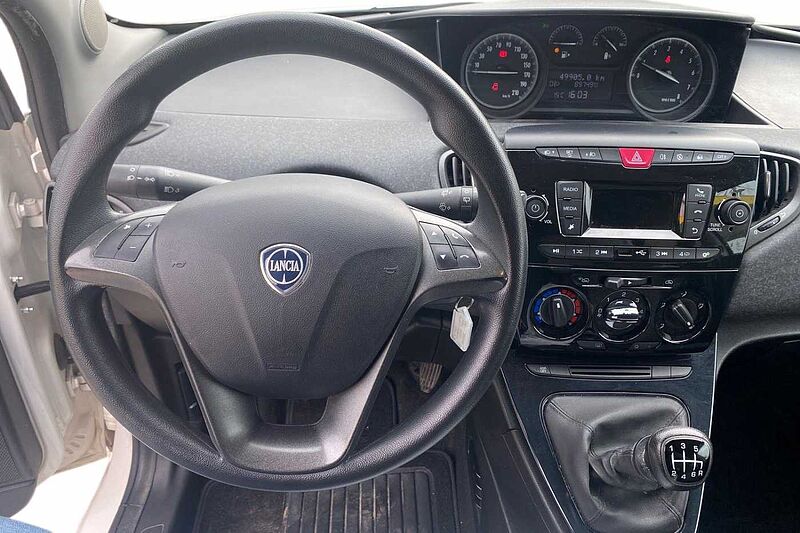 Lancia Ypsilon 3&ordf; serie 1.0 FireFly 5 porte S&S Hybrid Ecochic Silver