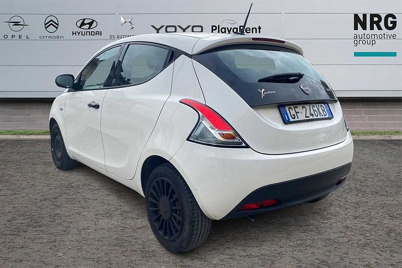 Lancia Ypsilon 3&ordf; serie 1.0 FireFly 5 porte S&S Hybrid Ecochic Silver