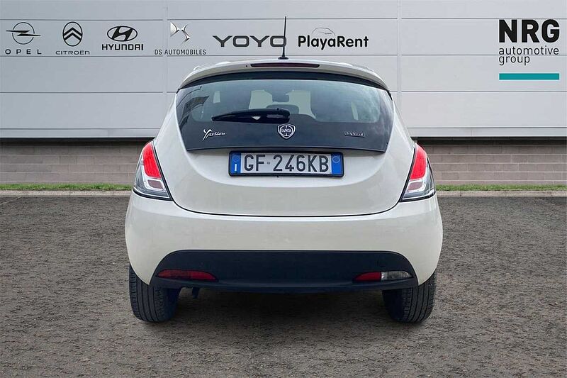 Lancia Ypsilon 3&ordf; serie 1.0 FireFly 5 porte S&S Hybrid Ecochic Silver
