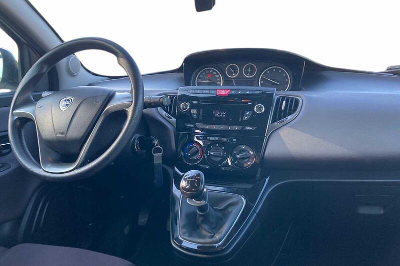 Lancia Ypsilon 3&ordf; serie 1.2 69 CV 5 porte  - GOLD Ecochic GPL nuovo - Bianco Tetto Nero - CONTO VENDITA