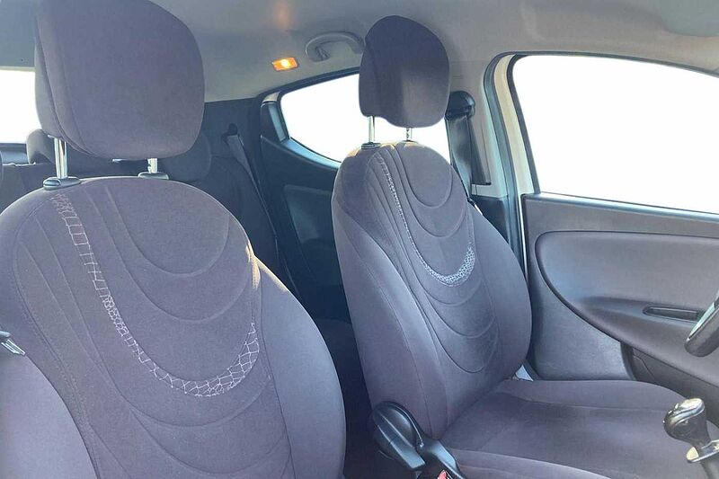 Lancia Ypsilon 3&ordf; serie 1.2 69 CV 5 porte  - GOLD Ecochic GPL nuovo - Bianco Tetto Nero - CONTO VENDITA
