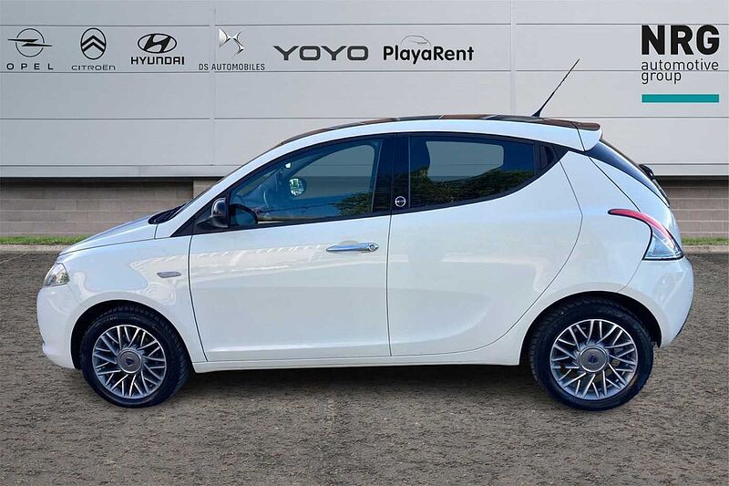 Lancia Ypsilon 3&ordf; serie 1.2 69 CV 5 porte  - GOLD Ecochic GPL nuovo - Bianco Tetto Nero - CONTO VENDITA