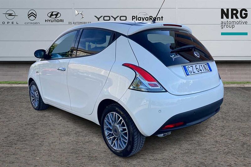 Lancia Ypsilon 3&ordf; serie 1.2 69 CV 5 porte  - GOLD Ecochic GPL nuovo - Bianco Tetto Nero - CONTO VENDITA