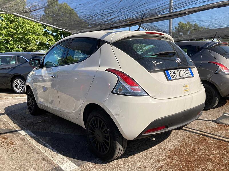 Lancia Ypsilon 3ª serie Promo Luglio 1.0 FireFly 5 porte S&S Hybrid Silver