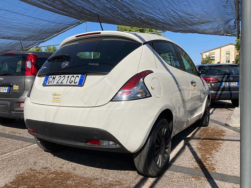 Lancia Ypsilon 3ª serie Promo Luglio 1.0 FireFly 5 porte S&S Hybrid Silver