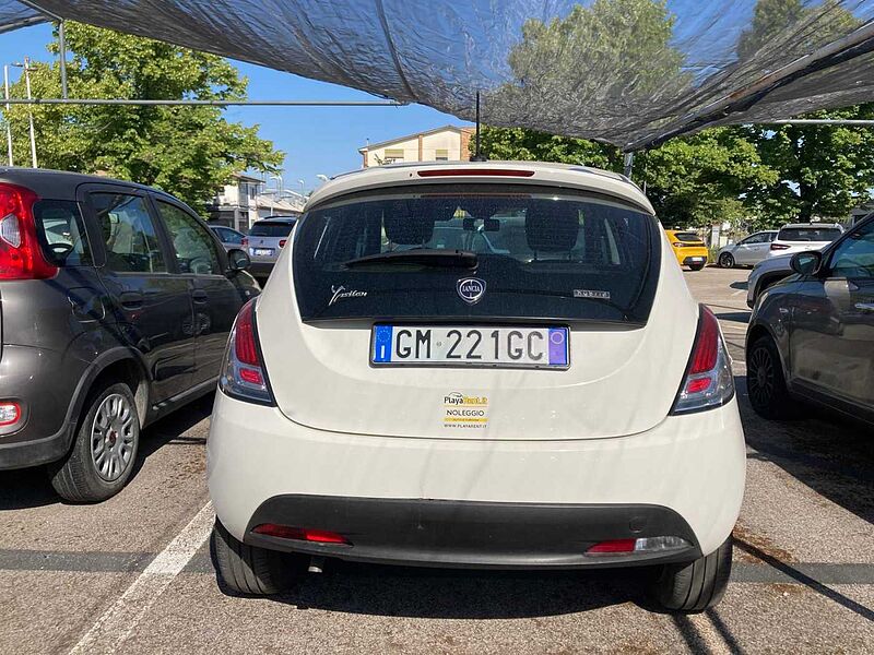 Lancia Ypsilon 3ª serie Promo Luglio 1.0 FireFly 5 porte S&S Hybrid Silver