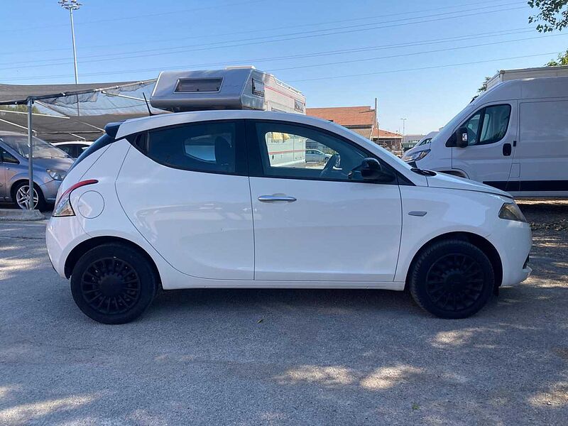 Lancia Ypsilon 3ª serie Promo Luglio 1.0 FireFly 5 porte S&S Hybrid Silver