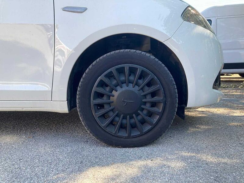Lancia Ypsilon 3ª serie Promo Luglio 1.0 FireFly 5 porte S&S Hybrid Silver