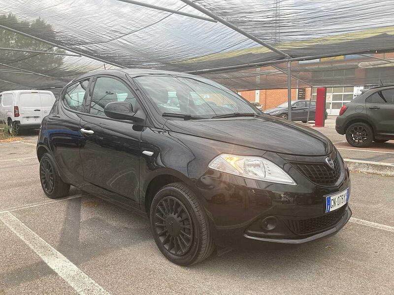 Lancia Ypsilon 3&ordf; serie PROMO FINANZIAMENTO LUGLIO 1.0 FireFly 5 porte S&S Hybrid Ecochic Silver