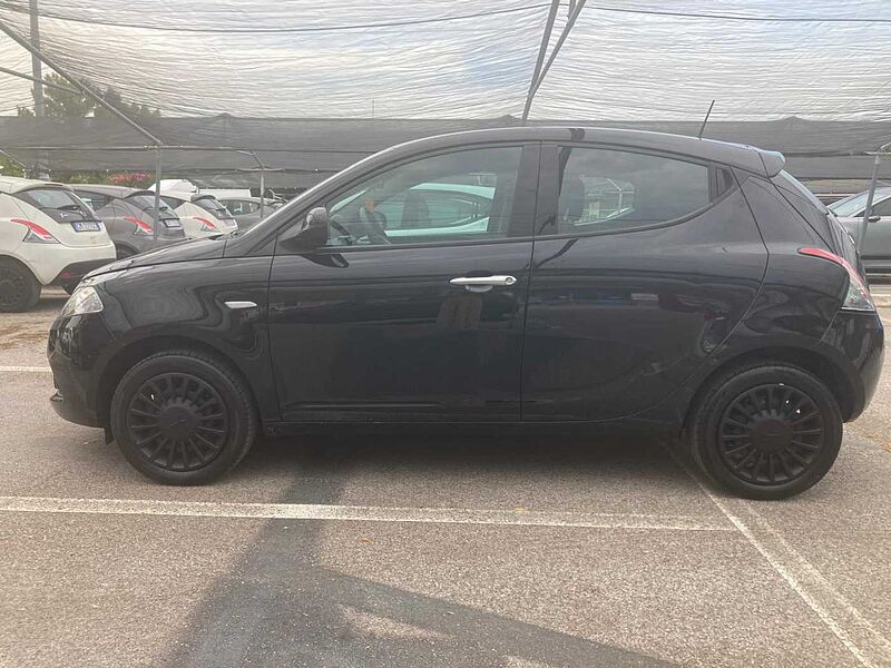 Lancia Ypsilon 3&ordf; serie PROMO FINANZIAMENTO LUGLIO 1.0 FireFly 5 porte S&S Hybrid Ecochic Silver