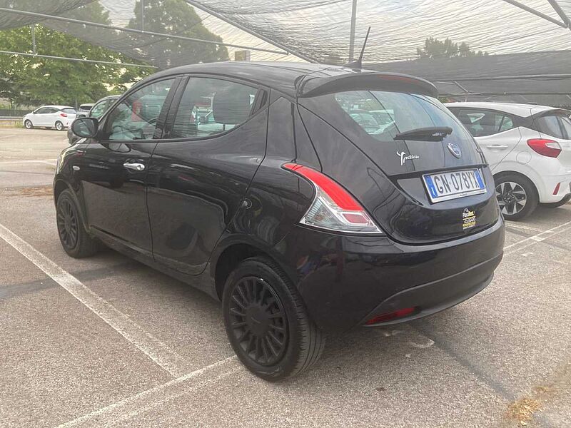 Lancia Ypsilon 3&ordf; serie PROMO FINANZIAMENTO LUGLIO 1.0 FireFly 5 porte S&S Hybrid Ecochic Silver